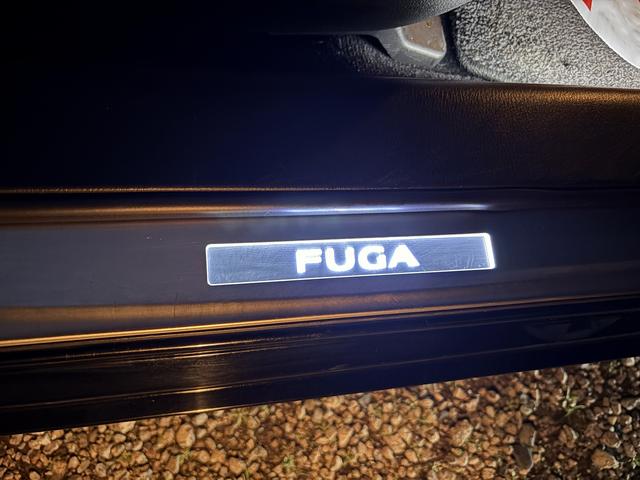 フーガ ３７０ＧＴ　ドライブレコーダー　クリアランスソナー　オートクルーズコントロール　衝突被害軽減システム　全周囲カメラ　ＴＶ　アルミホイール　ＬＥＤヘッドランプ　ＡＴ　シートエアコン　スマートキー　盗難防止システム（21枚目）