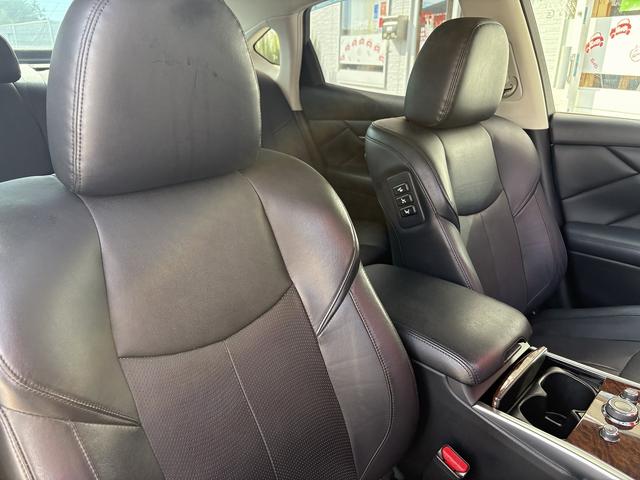 フーガ ３７０ＧＴ　ドライブレコーダー　クリアランスソナー　オートクルーズコントロール　衝突被害軽減システム　全周囲カメラ　ＴＶ　アルミホイール　ＬＥＤヘッドランプ　ＡＴ　シートエアコン　スマートキー　盗難防止システム（26枚目）