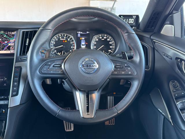 スカイライン ４００Ｒ　インテリジェントクルコン　ナビ　フルセグＴＶ　アラウンドビューモニター　ＬＥＤライト　スマートキー２個　黒革シート　ドラレコ　ＥＴＣ　ソナー　パワーシート　純正１９インチＡＷ　シートヒーター（3枚目）