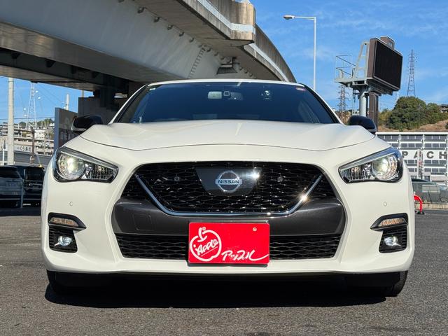 スカイライン ４００Ｒ　インテリジェントクルコン　ナビ　フルセグＴＶ　アラウンドビューモニター　ＬＥＤライト　スマートキー２個　黒革シート　ドラレコ　ＥＴＣ　ソナー　パワーシート　純正１９インチＡＷ　シートヒーター（18枚目）