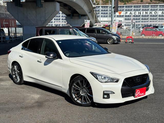 スカイライン ４００Ｒ　インテリジェントクルコン　ナビ　フルセグＴＶ　アラウンドビューモニター　ＬＥＤライト　スマートキー２個　黒革シート　ドラレコ　ＥＴＣ　ソナー　パワーシート　純正１９インチＡＷ　シートヒーター（20枚目）