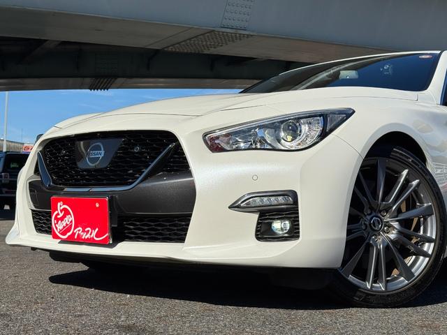 スカイライン ４００Ｒ　インテリジェントクルコン　ナビ　フルセグＴＶ　アラウンドビューモニター　ＬＥＤライト　スマートキー２個　黒革シート　ドラレコ　ＥＴＣ　ソナー　パワーシート　純正１９インチＡＷ　シートヒーター（25枚目）