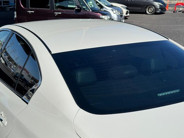 スカイライン ４００Ｒ　インテリジェントクルコン　ナビ　フルセグＴＶ　アラウンドビューモニター　ＬＥＤライト　スマートキー２個　黒革シート　ドラレコ　ＥＴＣ　ソナー　パワーシート　純正１９インチＡＷ　シートヒーター（32枚目）