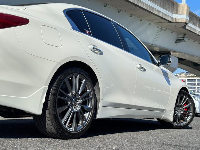 スカイライン ４００Ｒ　インテリジェントクルコン　ナビ　フルセグＴＶ　アラウンドビューモニター　ＬＥＤライト　スマートキー２個　黒革シート　ドラレコ　ＥＴＣ　ソナー　パワーシート　純正１９インチＡＷ　シートヒーター（37枚目）