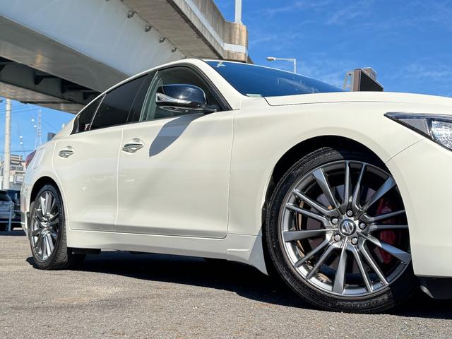 スカイライン ４００Ｒ　インテリジェントクルコン　ナビ　フルセグＴＶ　アラウンドビューモニター　ＬＥＤライト　スマートキー２個　黒革シート　ドラレコ　ＥＴＣ　ソナー　パワーシート　純正１９インチＡＷ　シートヒーター（39枚目）