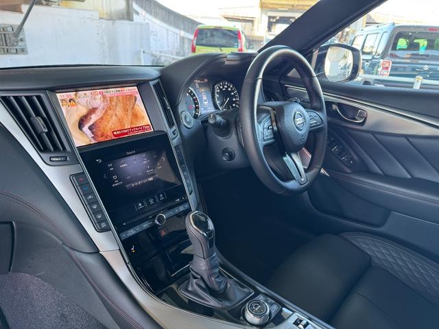 スカイライン ４００Ｒ　インテリジェントクルコン　ナビ　フルセグＴＶ　アラウンドビューモニター　ＬＥＤライト　スマートキー２個　黒革シート　ドラレコ　ＥＴＣ　ソナー　パワーシート　純正１９インチＡＷ　シートヒーター（53枚目）