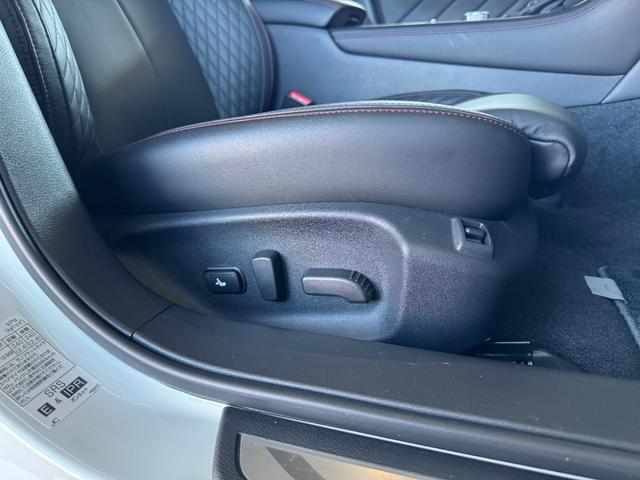 スカイライン ４００Ｒ　インテリジェントクルコン　ナビ　フルセグＴＶ　アラウンドビューモニター　ＬＥＤライト　スマートキー２個　黒革シート　ドラレコ　ＥＴＣ　ソナー　パワーシート　純正１９インチＡＷ　シートヒーター（60枚目）