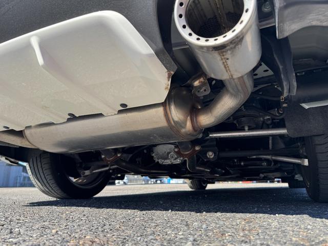 スカイライン ４００Ｒ　インテリジェントクルコン　ナビ　フルセグＴＶ　アラウンドビューモニター　ＬＥＤライト　スマートキー２個　黒革シート　ドラレコ　ＥＴＣ　ソナー　パワーシート　純正１９インチＡＷ　シートヒーター（76枚目）