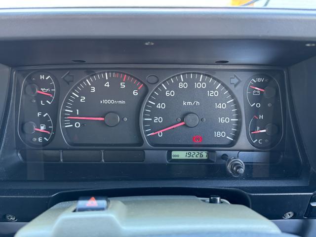 ランドクルーザー７０ ＺＸ　リフトアップ　グリルガード　シュノーケル　社外アルミ　サンルーフ　ＢＦグッドリッチタイヤ　前後ドラレコ（26枚目）