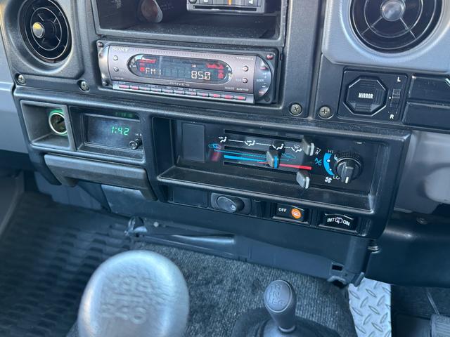 ランドクルーザー７０ ＺＸ　リフトアップ　グリルガード　シュノーケル　社外アルミ　サンルーフ　ＢＦグッドリッチタイヤ　前後ドラレコ（70枚目）