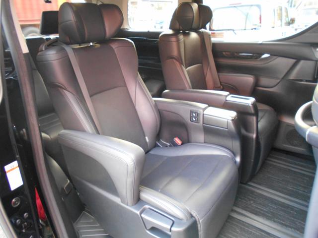 アルファード ２．５Ｓ　Ｃパッケージ　車検整備付　ＪＢＬプレミアムサウンド　サンルーフ　Ｔコネクト１０．５型ナビＴＶ　１３．３型リアエンターテイメント　アラウンドビュー　デジタルインナーミラー　セーフティセンス　パワーバックドア　ドラレコ（12枚目）