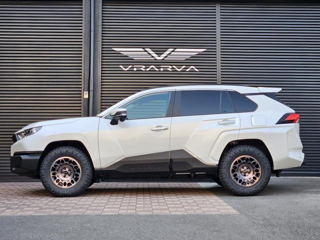 ＲＡＶ４ ＶＲＡＲＶＡ　ＭＡＲＳ　ＨＶ－Ｇ　ブラーバキットフルカスタム車両／パワーシート／１７インチアルミホイール／ＮＩＴＴＯオールテレーンタイヤ／パワーバックゲート／ＥＴＣ／純正ナビゲーション／シートヒーター／バックカメラ（14枚目）