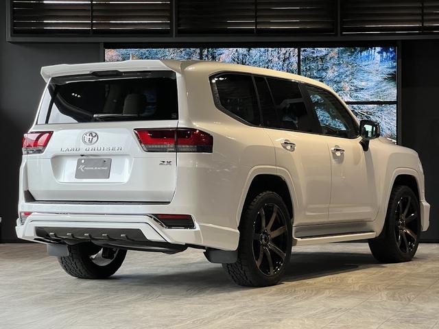 TOYOTA LAND CRUISER ZX | 2023 | PEARL WHITE | 9588 km TOYOTA LAND CRUISER ZX | 2023 | PEARL WHITE | 9588 km
