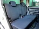 2列目シートも目立つ汚れは無く綺麗に保たれております!前席と後席の間には十分なスペースがありますので、後席ユーザー様にも快適にお過ごしいただけます。
