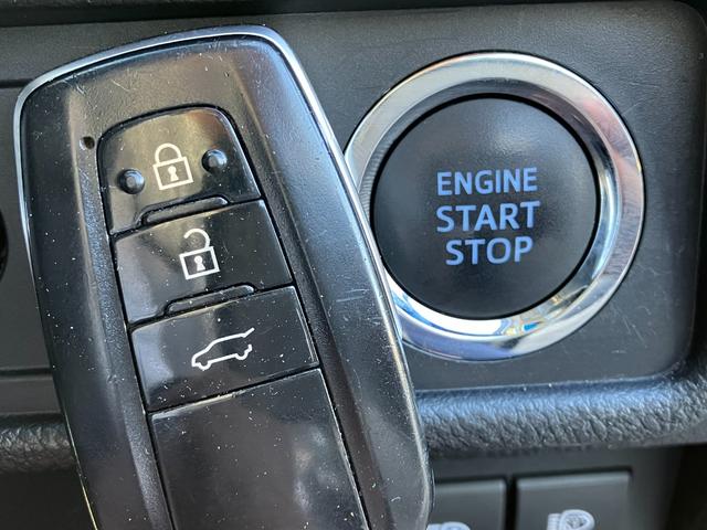 ランドクルーザープラド TZ-G 禁煙車 4WD 純正ナビ フルセグTV 全周囲カメラ ドライブレコーダー ETC2.0 オートエアコン スマートキー LEDヘッドライト 衝突被害軽減ブレーキ シートベンチレーション パワーシート(12枚目)