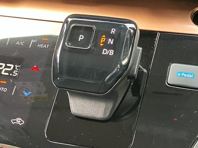 サクラ G 禁煙車 ドライブレコーダー 全周囲カメラ 純正ナビ フルセグTV クリアランスソナー 衝突被害軽減システム オートライト LEDヘッドランプ スマートキー 電動格納ミラー シートヒーター ベンチシート(70枚目)