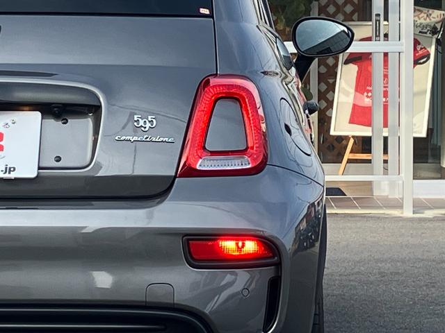 アバルト595 コンペティツィオーネ 禁煙車 カロッツェリアナビ フルセグTV バックカメラ クリアランスソナー 純正17インチAW HIDヘッドライト ハーフ革 パドルシフト リモコンキー ブレンボ製ブレーキキャリパー ETC ドラレコ(49枚目)