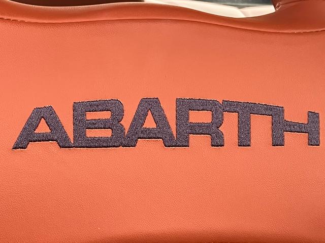 アバルト595 コンペティツィオーネ 禁煙車 カロッツェリアナビ フルセグTV バックカメラ クリアランスソナー 純正17インチAW HIDヘッドライト ハーフ革 パドルシフト リモコンキー ブレンボ製ブレーキキャリパー ETC ドラレコ(60枚目)