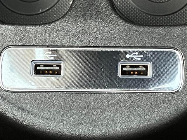 アバルト595 コンペティツィオーネ 禁煙車 カロッツェリアナビ フルセグTV バックカメラ クリアランスソナー 純正17インチAW HIDヘッドライト ハーフ革 パドルシフト リモコンキー ブレンボ製ブレーキキャリパー ETC ドラレコ(71枚目)