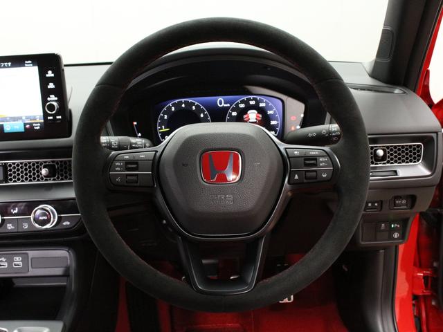 シビック タイプＲ　☆買取直販☆ＨＯＮＤＡセンシング☆ＨＯＮＤＡｌｏｇ－Ｒ☆ＨＯＮＤＡコネクト９型ディスプレー☆ＴＩＰＥ－Ｒ専用１０．２インチデジタルグラフィックメーター☆専用１９インチアルミ☆フルＬＥＤヘッドライト☆（5枚目）