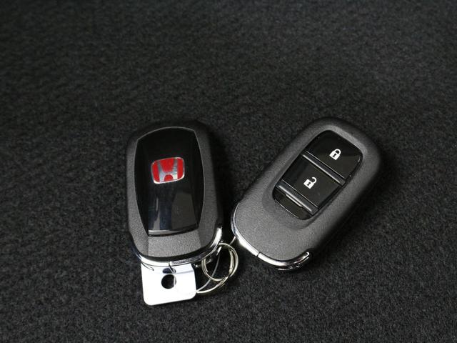 シビック タイプＲ　☆買取直販☆ＨＯＮＤＡセンシング☆ＨＯＮＤＡｌｏｇ－Ｒ☆ＨＯＮＤＡコネクト９型ディスプレー☆ＴＩＰＥ－Ｒ専用１０．２インチデジタルグラフィックメーター☆専用１９インチアルミ☆フルＬＥＤヘッドライト☆（40枚目）