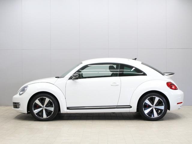 ザ・ビートル ターボ　クールスターパッケージ　３連メーター　バイキセノンヘッドライト　ダークティンテッドガラス　リアスポイラー　カラードリアディヒューザー　１８インチＡＷ　カラードキャリパー　前後ドラレコ　ＥＴＣ　ナビＴＶ（7枚目）