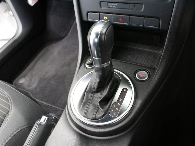 ザ・ビートル ターボ　クールスターパッケージ　３連メーター　バイキセノンヘッドライト　ダークティンテッドガラス　リアスポイラー　カラードリアディヒューザー　１８インチＡＷ　カラードキャリパー　前後ドラレコ　ＥＴＣ　ナビＴＶ（20枚目）