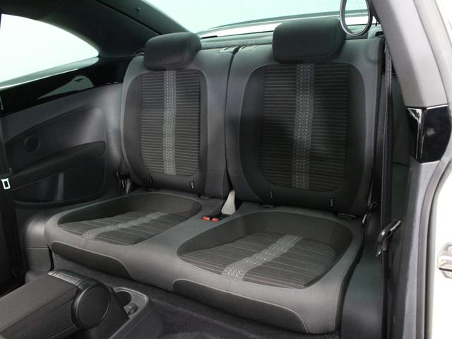 ザ・ビートル ターボ　クールスターパッケージ　３連メーター　バイキセノンヘッドライト　ダークティンテッドガラス　リアスポイラー　カラードリアディヒューザー　１８インチＡＷ　カラードキャリパー　前後ドラレコ　ＥＴＣ　ナビＴＶ（22枚目）