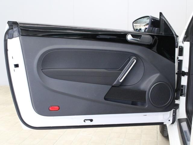 ザ・ビートル ターボ　クールスターパッケージ　３連メーター　バイキセノンヘッドライト　ダークティンテッドガラス　リアスポイラー　カラードリアディヒューザー　１８インチＡＷ　カラードキャリパー　前後ドラレコ　ＥＴＣ　ナビＴＶ（43枚目）