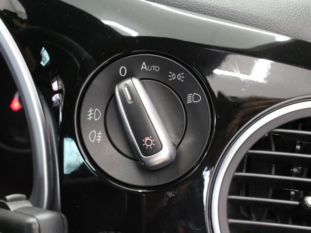 ザ・ビートル ターボ　クールスターパッケージ　３連メーター　バイキセノンヘッドライト　ダークティンテッドガラス　リアスポイラー　カラードリアディヒューザー　１８インチＡＷ　カラードキャリパー　前後ドラレコ　ＥＴＣ　ナビＴＶ（50枚目）