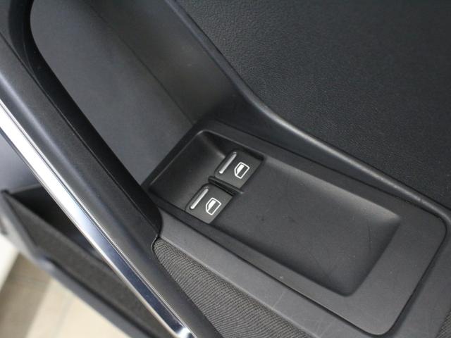 ザ・ビートル ターボ　クールスターパッケージ　３連メーター　バイキセノンヘッドライト　ダークティンテッドガラス　リアスポイラー　カラードリアディヒューザー　１８インチＡＷ　カラードキャリパー　前後ドラレコ　ＥＴＣ　ナビＴＶ（51枚目）