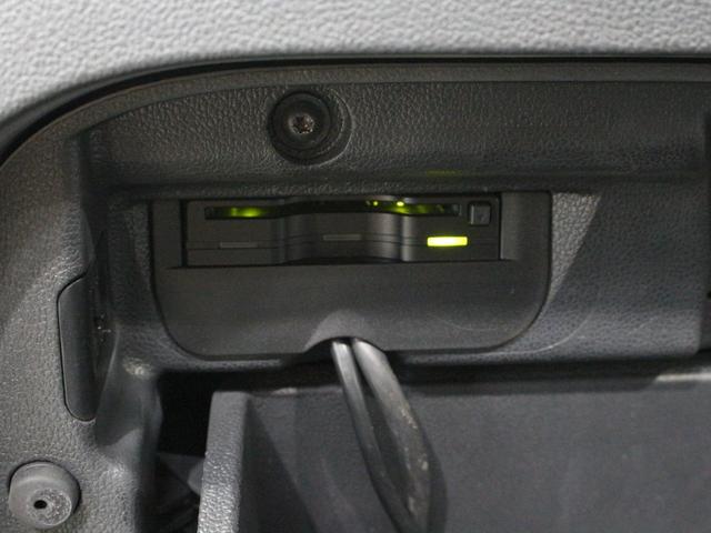 ザ・ビートル ターボ　クールスターパッケージ　３連メーター　バイキセノンヘッドライト　ダークティンテッドガラス　リアスポイラー　カラードリアディヒューザー　１８インチＡＷ　カラードキャリパー　前後ドラレコ　ＥＴＣ　ナビＴＶ（54枚目）