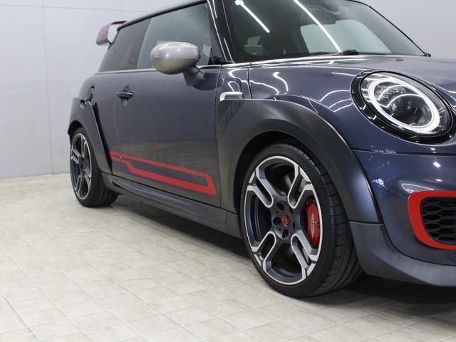 ＭＩＮＩ ジョンクーパーワークスＧＰ　世界限定３００台　日本限定２４０台　＃２７２　カーボンフェンダー　１８インチ鍛造ホイール　ステンレスエグゾースト　パドルシフト　アルカンターラステアリング純正あり　ドライブレコーダー　ＧＰＳレーダー（11枚目）
