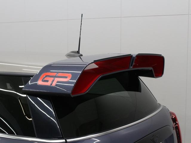 ＭＩＮＩ ジョンクーパーワークスＧＰ　世界限定３００台　日本限定２４０台　＃２７２　カーボンフェンダー　１８インチ鍛造ホイール　ステンレスエグゾースト　パドルシフト　アルカンターラステアリング純正あり　ドライブレコーダー　ＧＰＳレーダー（12枚目）