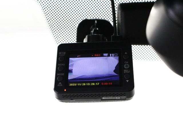 ＭＩＮＩ ジョンクーパーワークスＧＰ　世界限定３００台　日本限定２４０台　＃２７２　カーボンフェンダー　１８インチ鍛造ホイール　ステンレスエグゾースト　パドルシフト　アルカンターラステアリング純正あり　ドライブレコーダー　ＧＰＳレーダー（18枚目）