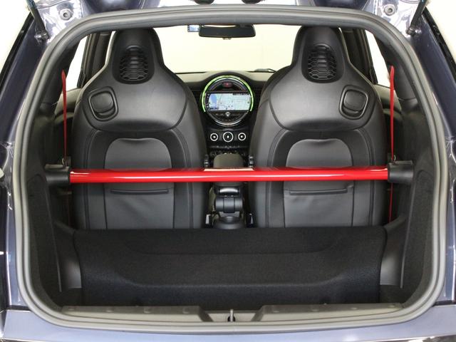 ＭＩＮＩ ジョンクーパーワークスＧＰ　世界限定３００台　日本限定２４０台　＃２７２　カーボンフェンダー　１８インチ鍛造ホイール　ステンレスエグゾースト　パドルシフト　アルカンターラステアリング純正あり　ドライブレコーダー　ＧＰＳレーダー（23枚目）