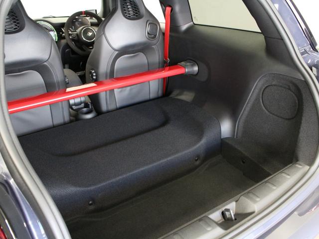 ＭＩＮＩ ジョンクーパーワークスＧＰ　世界限定３００台　日本限定２４０台　＃２７２　カーボンフェンダー　１８インチ鍛造ホイール　ステンレスエグゾースト　パドルシフト　アルカンターラステアリング純正あり　ドライブレコーダー　ＧＰＳレーダー（24枚目）