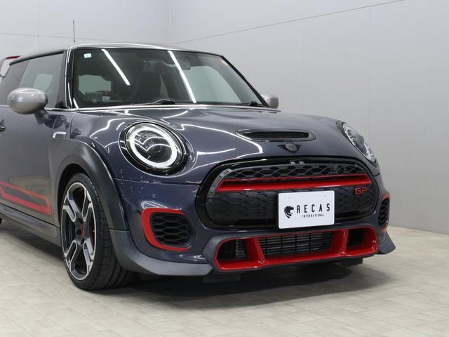 ＭＩＮＩ ジョンクーパーワークスＧＰ　世界限定３００台　日本限定２４０台　＃２７２　カーボンフェンダー　１８インチ鍛造ホイール　ステンレスエグゾースト　パドルシフト　アルカンターラステアリング純正あり　ドライブレコーダー　ＧＰＳレーダー（27枚目）