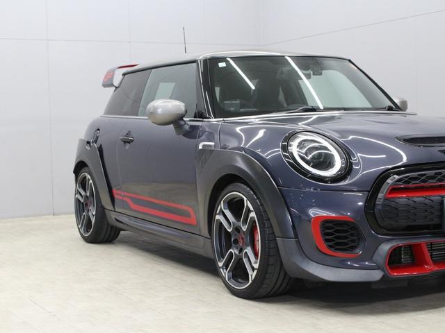 ＭＩＮＩ ジョンクーパーワークスＧＰ　世界限定３００台　日本限定２４０台　＃２７２　カーボンフェンダー　１８インチ鍛造ホイール　ステンレスエグゾースト　パドルシフト　アルカンターラステアリング純正あり　ドライブレコーダー　ＧＰＳレーダー（28枚目）