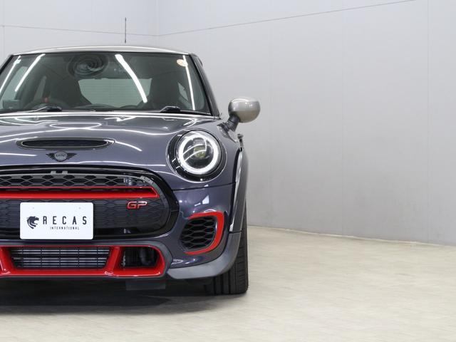 ＭＩＮＩ ジョンクーパーワークスＧＰ　世界限定３００台　日本限定２４０台　＃２７２　カーボンフェンダー　１８インチ鍛造ホイール　ステンレスエグゾースト　パドルシフト　アルカンターラステアリング純正あり　ドライブレコーダー　ＧＰＳレーダー（32枚目）