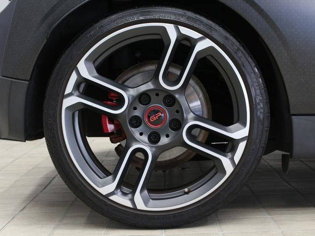 ＭＩＮＩ ジョンクーパーワークスＧＰ　世界限定３００台　日本限定２４０台　＃２７２　カーボンフェンダー　１８インチ鍛造ホイール　ステンレスエグゾースト　パドルシフト　アルカンターラステアリング純正あり　ドライブレコーダー　ＧＰＳレーダー（40枚目）