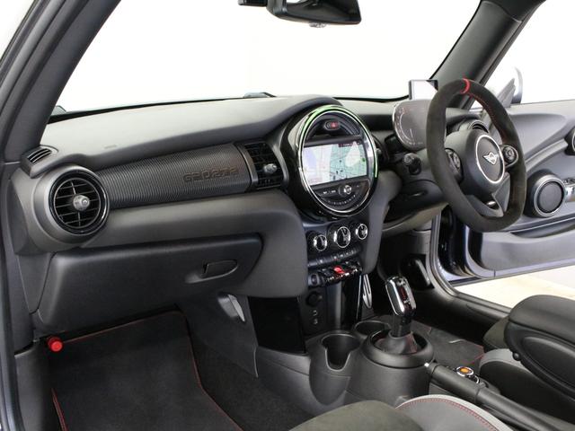 ＭＩＮＩ ジョンクーパーワークスＧＰ　世界限定３００台　日本限定２４０台　＃２７２　カーボンフェンダー　１８インチ鍛造ホイール　ステンレスエグゾースト　パドルシフト　アルカンターラステアリング純正あり　ドライブレコーダー　ＧＰＳレーダー（45枚目）