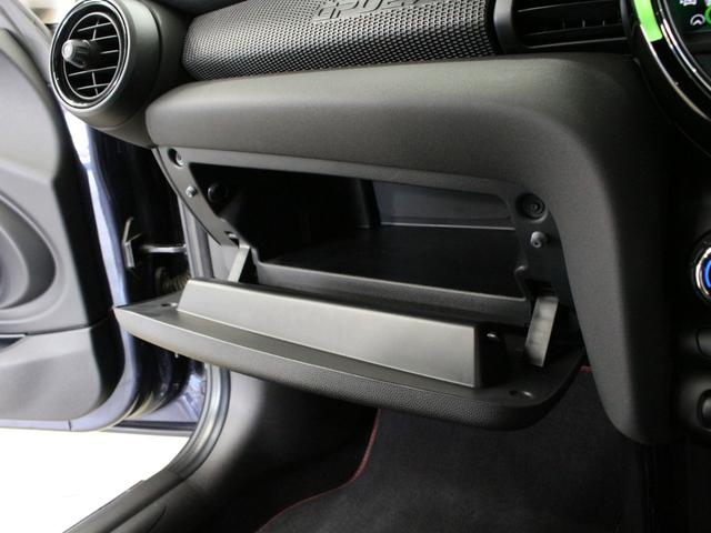 ＭＩＮＩ ジョンクーパーワークスＧＰ　世界限定３００台　日本限定２４０台　＃２７２　カーボンフェンダー　１８インチ鍛造ホイール　ステンレスエグゾースト　パドルシフト　アルカンターラステアリング純正あり　ドライブレコーダー　ＧＰＳレーダー（53枚目）