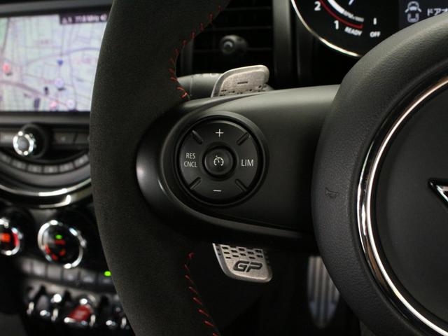 ＭＩＮＩ ジョンクーパーワークスＧＰ　世界限定３００台　日本限定２４０台　＃２７２　カーボンフェンダー　１８インチ鍛造ホイール　ステンレスエグゾースト　パドルシフト　アルカンターラステアリング純正あり　ドライブレコーダー　ＧＰＳレーダー（54枚目）