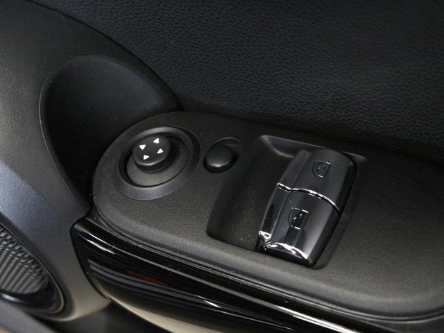 ＭＩＮＩ ジョンクーパーワークスＧＰ　世界限定３００台　日本限定２４０台　＃２７２　カーボンフェンダー　１８インチ鍛造ホイール　ステンレスエグゾースト　パドルシフト　アルカンターラステアリング純正あり　ドライブレコーダー　ＧＰＳレーダー（60枚目）