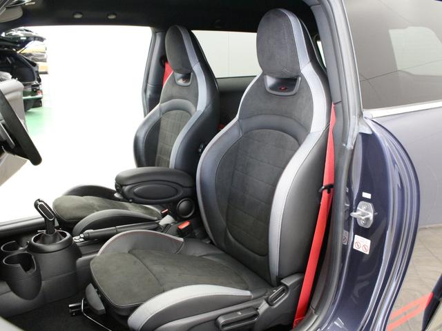 ＭＩＮＩ ジョンクーパーワークスＧＰ　世界限定３００台　日本限定２４０台　＃２７２　カーボンフェンダー　１８インチ鍛造ホイール　ステンレスエグゾースト　パドルシフト　アルカンターラステアリング純正あり　ドライブレコーダー　ＧＰＳレーダー（62枚目）