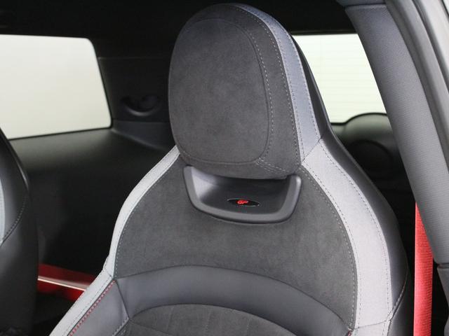 ＭＩＮＩ ジョンクーパーワークスＧＰ　世界限定３００台　日本限定２４０台　＃２７２　カーボンフェンダー　１８インチ鍛造ホイール　ステンレスエグゾースト　パドルシフト　アルカンターラステアリング純正あり　ドライブレコーダー　ＧＰＳレーダー（63枚目）