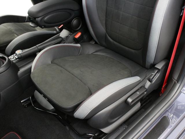 ＭＩＮＩ ジョンクーパーワークスＧＰ　世界限定３００台　日本限定２４０台　＃２７２　カーボンフェンダー　１８インチ鍛造ホイール　ステンレスエグゾースト　パドルシフト　アルカンターラステアリング純正あり　ドライブレコーダー　ＧＰＳレーダー（64枚目）