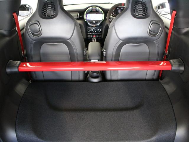 ＭＩＮＩ ジョンクーパーワークスＧＰ　世界限定３００台　日本限定２４０台　＃２７２　カーボンフェンダー　１８インチ鍛造ホイール　ステンレスエグゾースト　パドルシフト　アルカンターラステアリング純正あり　ドライブレコーダー　ＧＰＳレーダー（66枚目）