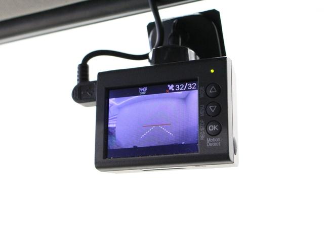 Ｇクラス Ｇ３５０ｄ　ラグジュアリーＰＫＧ　４ＷＤ　後期８型コマンドナビ　サンルーフ　レザーシート　ハーマンカードンサウンド　全席シートヒーター　ホイールブラックアウト　背面レス　ガングリップステアリング　記録簿あり（19枚目）